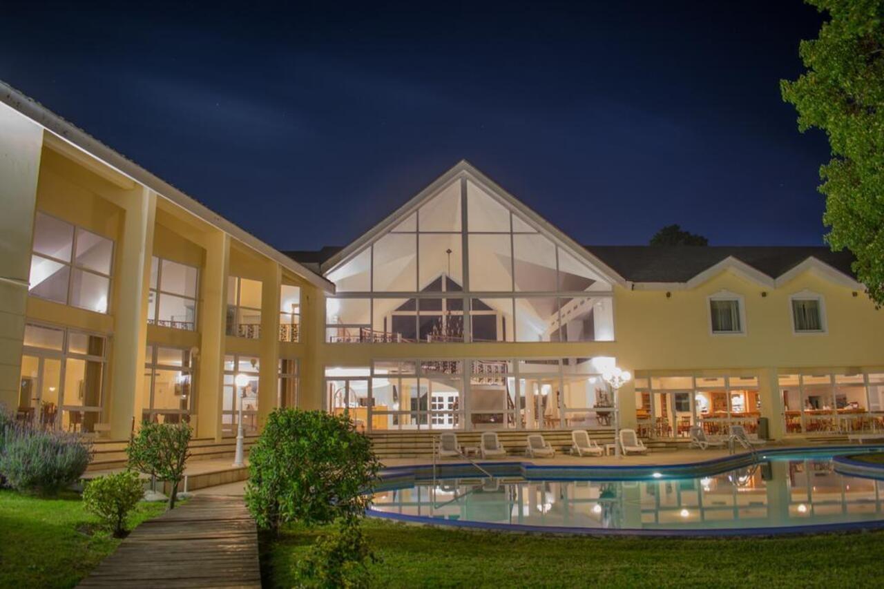 Parque Hotel Jean Clevers Punta del Este Ngoại thất bức ảnh The clubhouse at the Royal Natal Golf Club