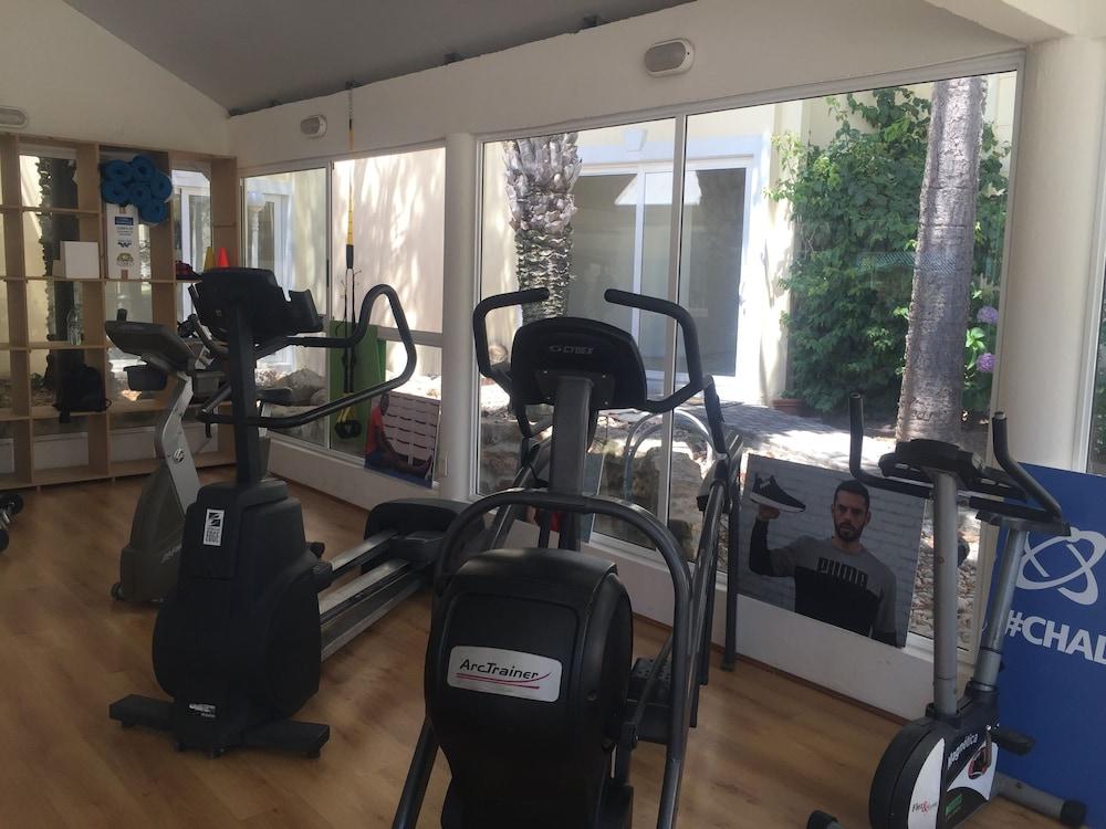 Parque Hotel Jean Clevers Punta del Este Ngoại thất bức ảnh The gym at the club