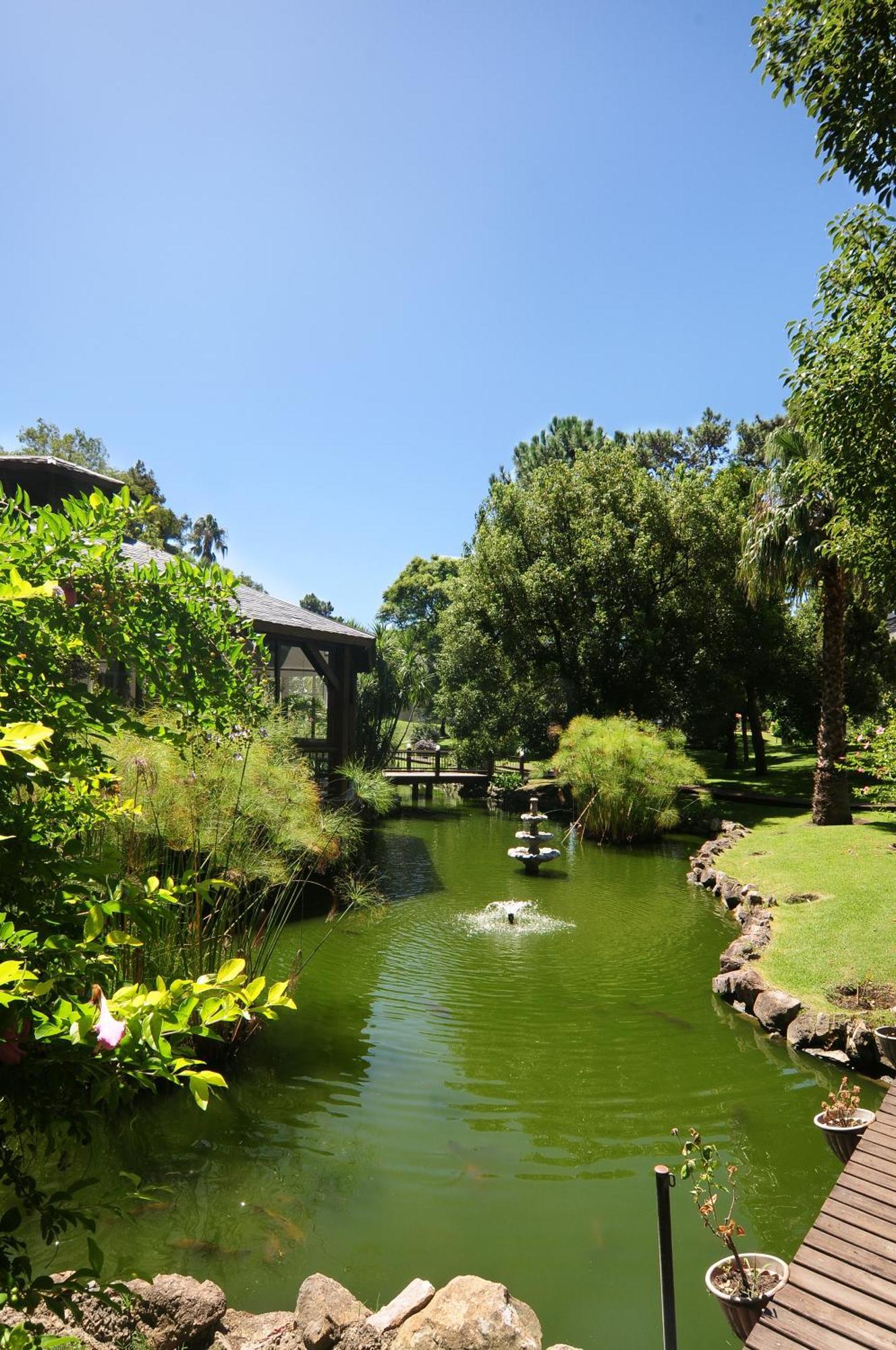 Parque Hotel Jean Clevers Punta del Este Ngoại thất bức ảnh The lake
